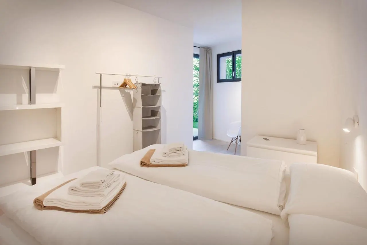 Апартаменты Residenza Dimora Privata With Pool Мальчезине