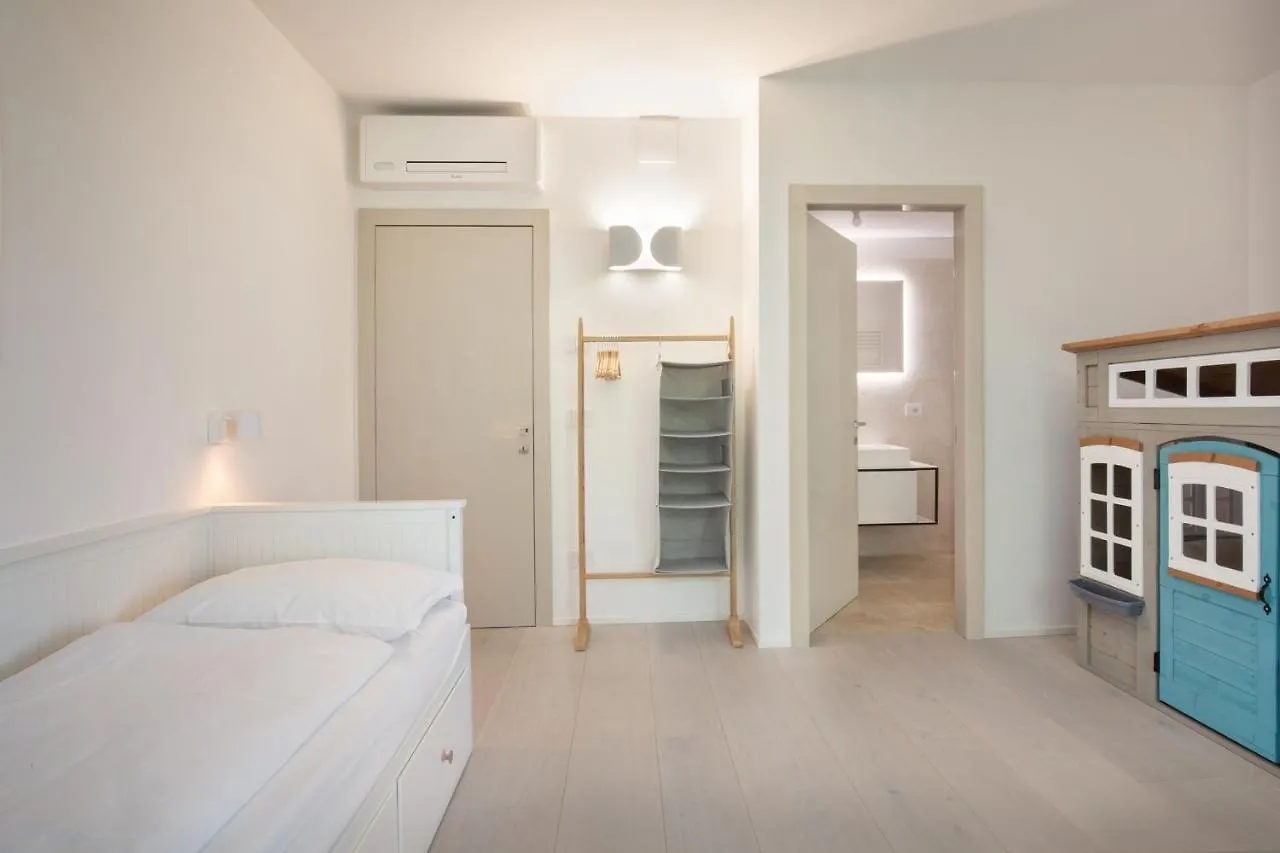 Апартаменты Residenza Dimora Privata With Pool Мальчезине